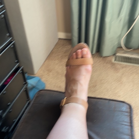 Nine West nude wedge sandals - Picture 13 of 16